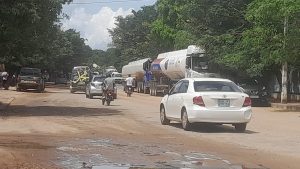 os camiões são do Êxito e um é de 10 500 litros outro é de 15000 litros...todos estão na 2.ª Esquadra da Polícia da República de Moçambique em Pemba.